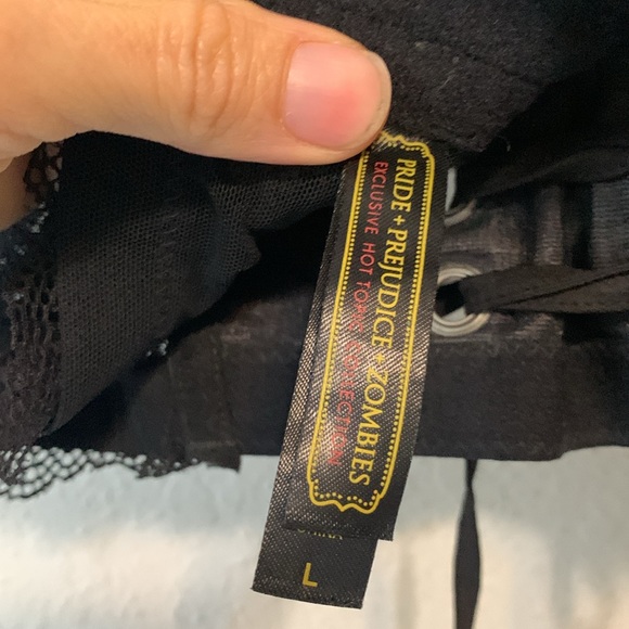 Hot Topic Pride Prejudice and Zombies Bra Top size 32DDD - Picture 7 of 7